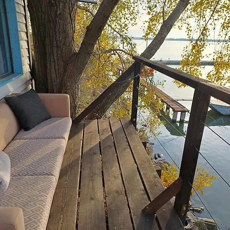 Деревянный коттедж The Marina Treehouse Hamuliakovo